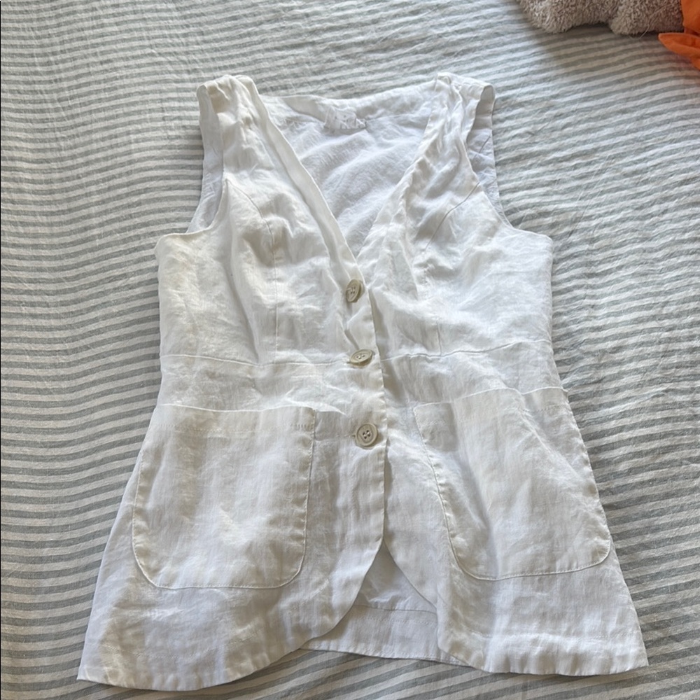White Sleeveless Button-Up Top size small